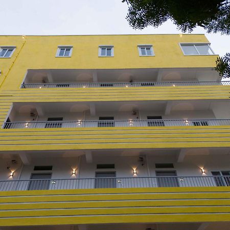 Yellow Bells Studios And Suites Gachibowli Eksteriør bilde