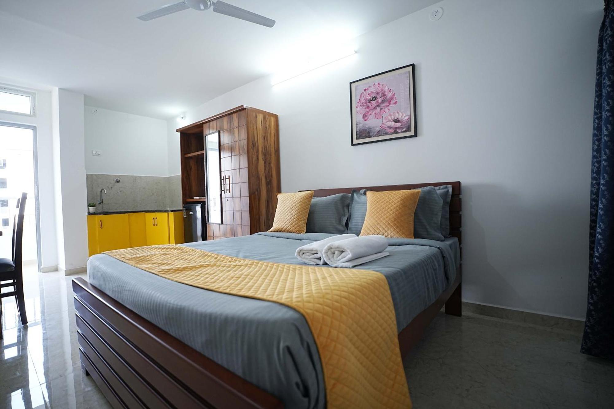 Yellow Bells Studios And Suites Gachibowli Eksteriør bilde
